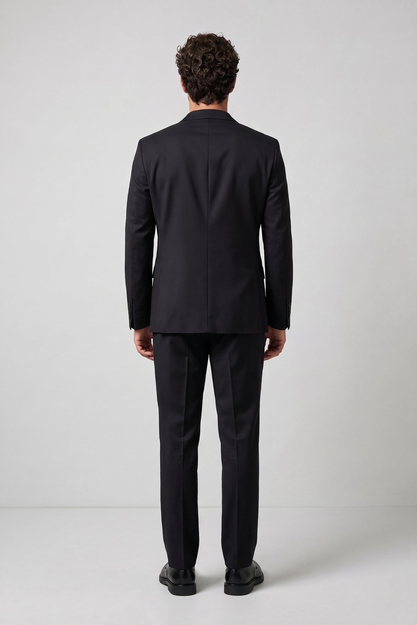 Kiğılı Signature — Suits, FRAME 06